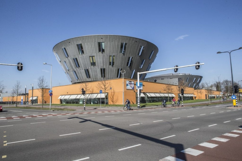 Wethouder Beversstraat 195 hoek Kuipersdijk Bonhoeffer College.jpg