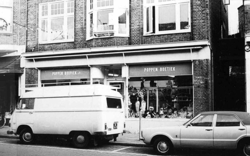 Haaksbergerstraat 15-17 poppenboetiek Fox speelgoed 1975.jpeg