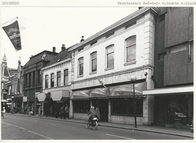 Marktstraat 2-4-6-8 winkels o.m. Kela Tapijt 24-4-1980.jpeg
