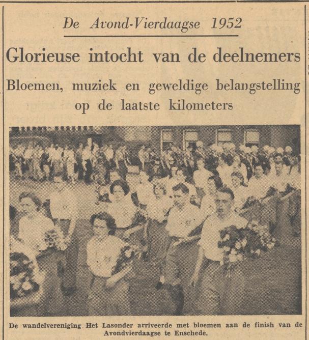 Avondvierdaagse Enschede 1952 krantenfoto Tubantia 16-6-1952.jpg