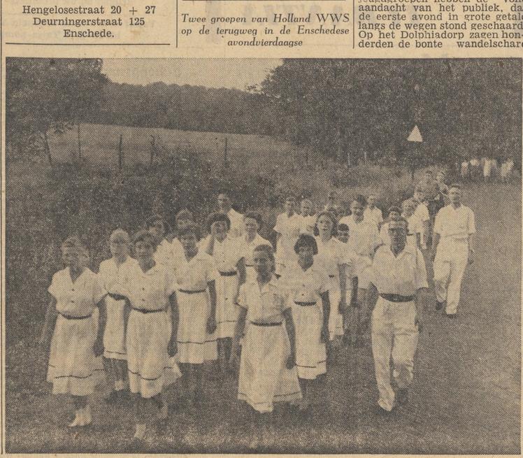 Avondvierdaagse Enschede 1957 krantenfoto Tubantia 20-6-1957.jpg