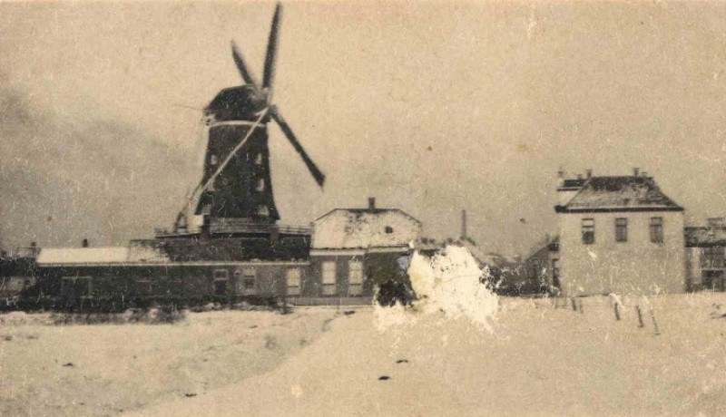 Spelbergsweg 77 Hoek Brinkstraat met Heusinkveldmolen of Rietmolen 1910.jpg