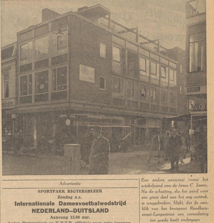 Raadhuisstraat 1 hoek Langestraat winkel C. Jamin krantenfoto Tubantia 1-11-1958.jpg