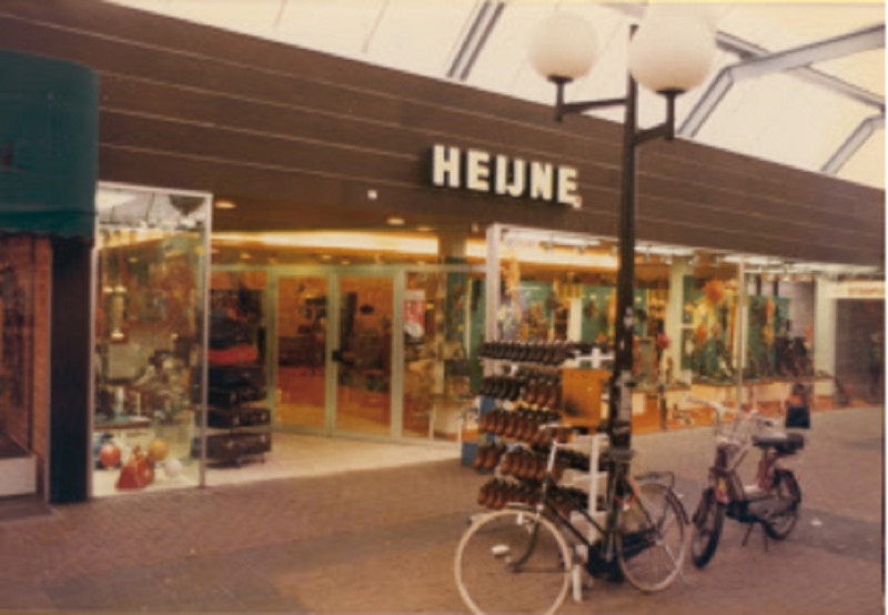 Wesseler-Nering 11 schoenenzaak Heijne 1977.jpeg
