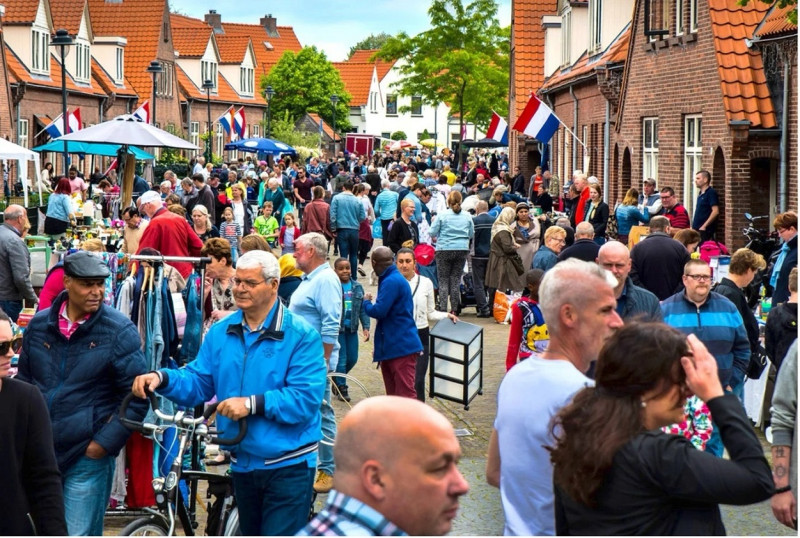 Pathmosstraat Meimarkt.jpg