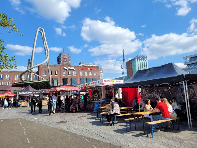 H.J. van Heekplein warenmarkt 2024.jpg