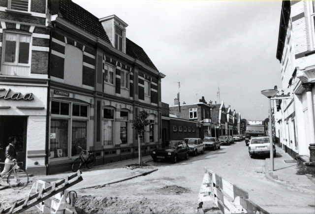 Lipperkerkstraat 59-63 hoek C.J. Snuifstraat Fa. Slaa & Zn 13-9-1984.jpeg