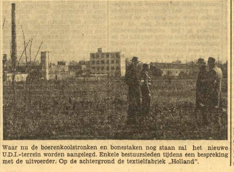 Poolmansweg nieuwe terrein voetbalclub UDI krantenfoto Tubantia 21-3-1951.jpg