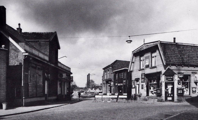 Willemstraat 15 D.K.S. Atelier kousenreparatie 1954.jpg