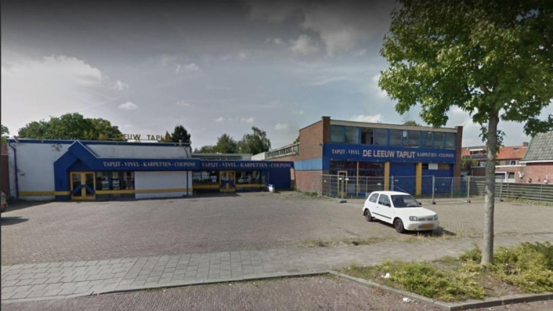 Dennenweg 181 De Leeuw tapijt vroeger locatie Garage Schuitemaker.jpg