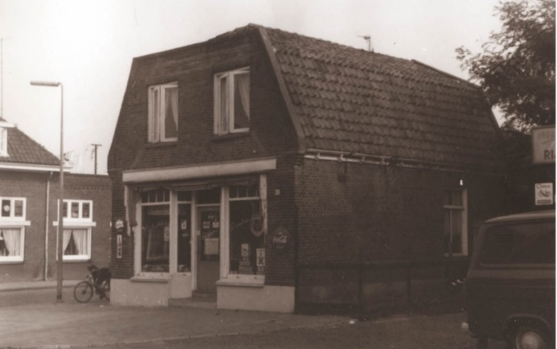 Steenweg 62  winkel J.H. Wevers  1967.jpg