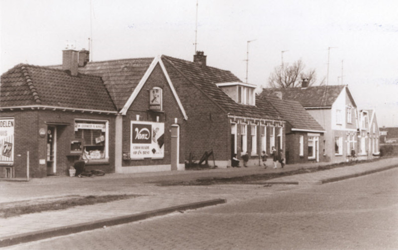 Zwarteweg 109 Glanerbrug winkel Nijhuis levensmiddelen 1967.jpeg