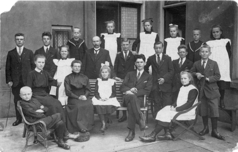 Weeshuis oldenzaalsestraat fam vlieger 1914 2.jpg