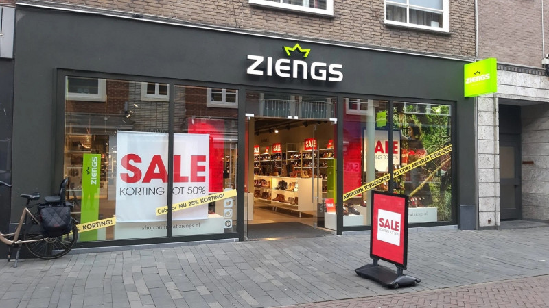Raadhuisstraat 14 schoenenzaak Ziengs.jpg
