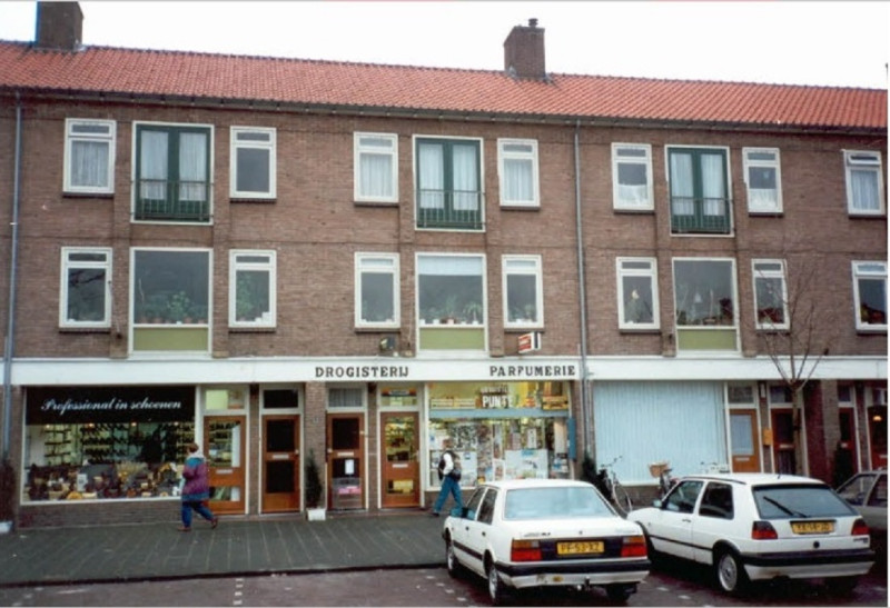 Schietbaanweg 89-91 woning met drogisterij en parfumerie.jpg