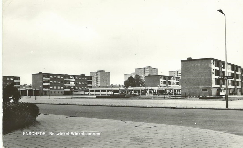 Burgemeester van Veenlaan 98 C. Jamin winkelcentrum Boswinkel.jpg