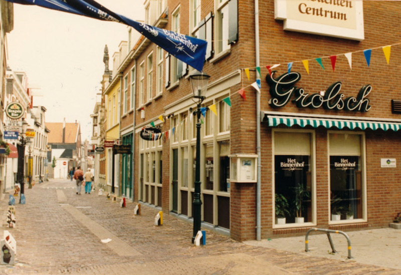 Walstraat 4-6-8 Café Het Binnenhof Ambachtencentrum,  aug. 1987.jpeg