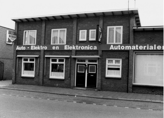 Wooldriksweg 138 Voorzijde bedrijfsgebouw Auto Elektro en Elektronica Automaterialen.jpg