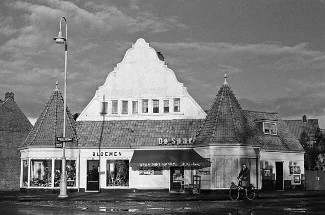 Pathmossingel 106-108 hoek Sterkerstraat De Spar A, Jonker..jpg
