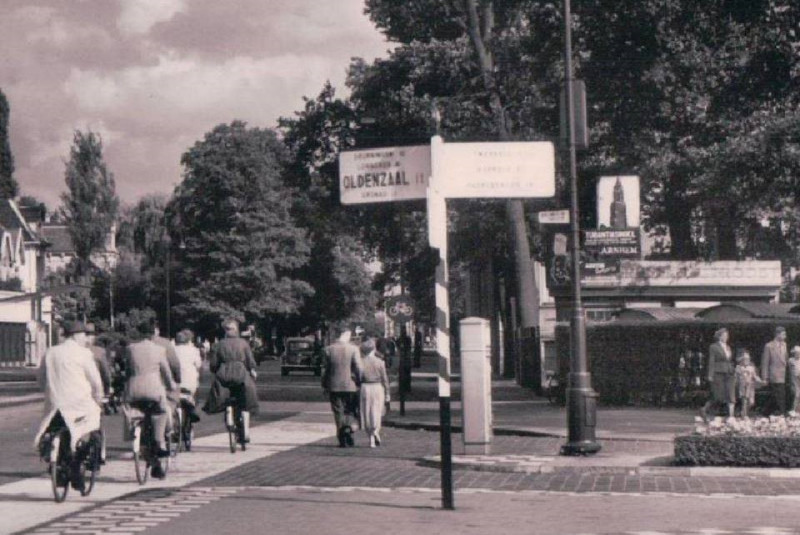 Hengelosestraat 135 hoek Tubantiasingel kiosk.jpg
