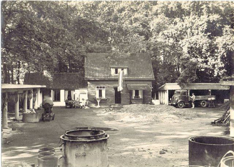 Windmolenweg 51 t.o.oude Melkfabriek klompenmakerij C.Bel.jpg