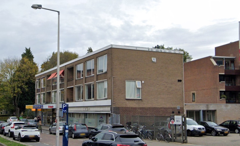 Deurningerstraat 10-14 winkelpanden o.m. softwarebedrijf Wame en vestiging GGZ instelling Stichting Terwille verslavingszorg okt. 2022.jpg