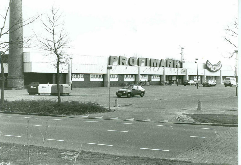 Wethouder Beversstraat 140 Supermarkt de Profimarkt.jpg