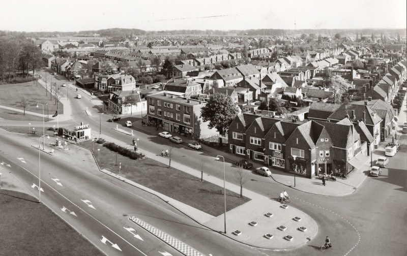Heutinkstraat 2-4-6-8 vroeger Veenstraat 140-142-144-146 links Boulevard. winkel Goja.jpg