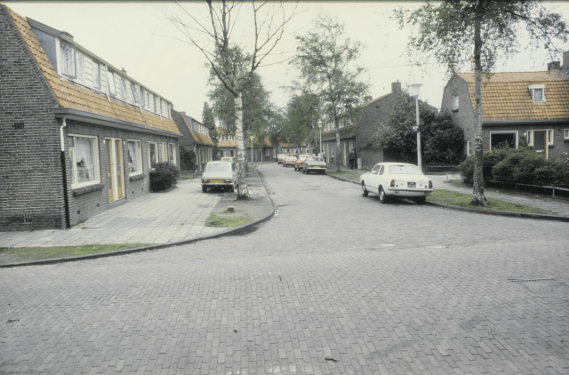 Amperestraat vanaf de Ohmstraat richting Wattstraat jaren 70.jpeg