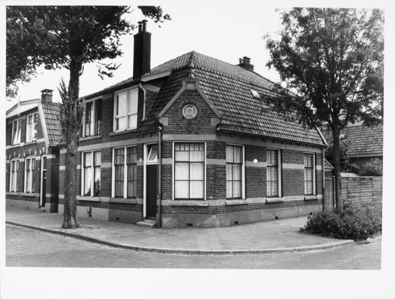Atjehstraat 59-61-63-65 hoek Sumatrastraat 1983.jpg