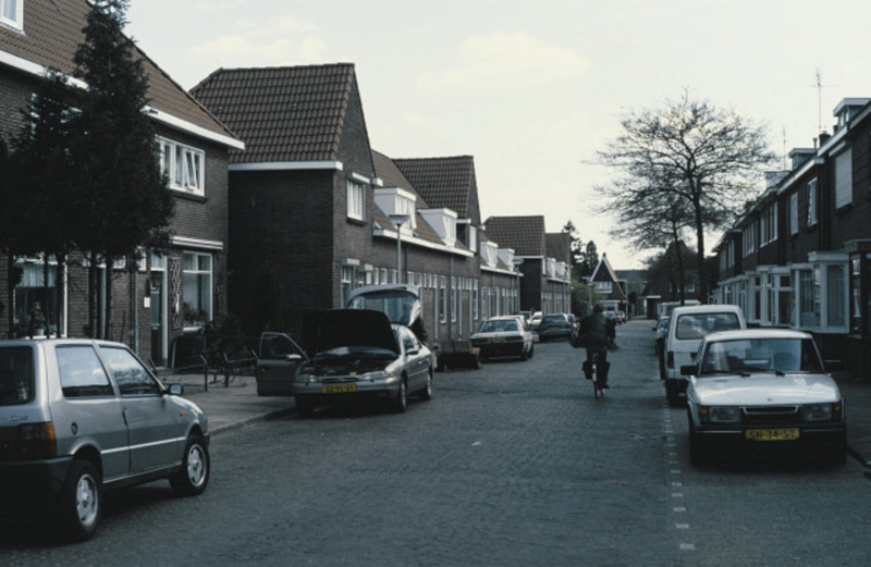 Bandoengstraat 29 links woningen 30-3-1998..jpeg
