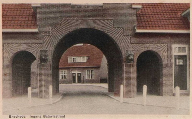 Bataviastraat 13-15 ingang vanaf Varviksingel  1926.jpg