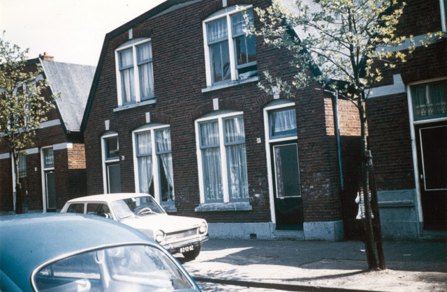 Beekstraat 10-12 woningen van De Volkswoning.1974.jpeg
