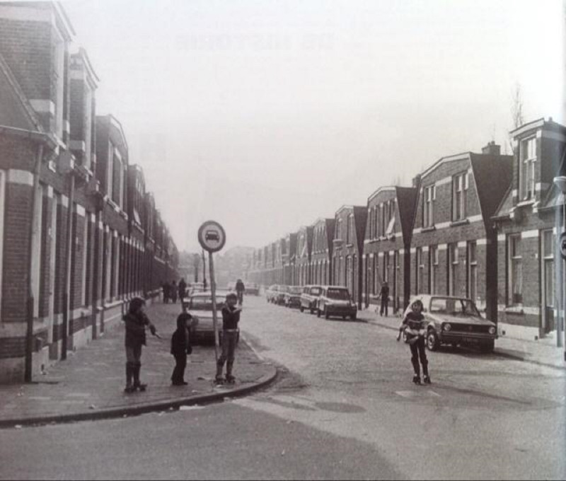 Beekstraat 33-47 rechts 42-48 links.jpg