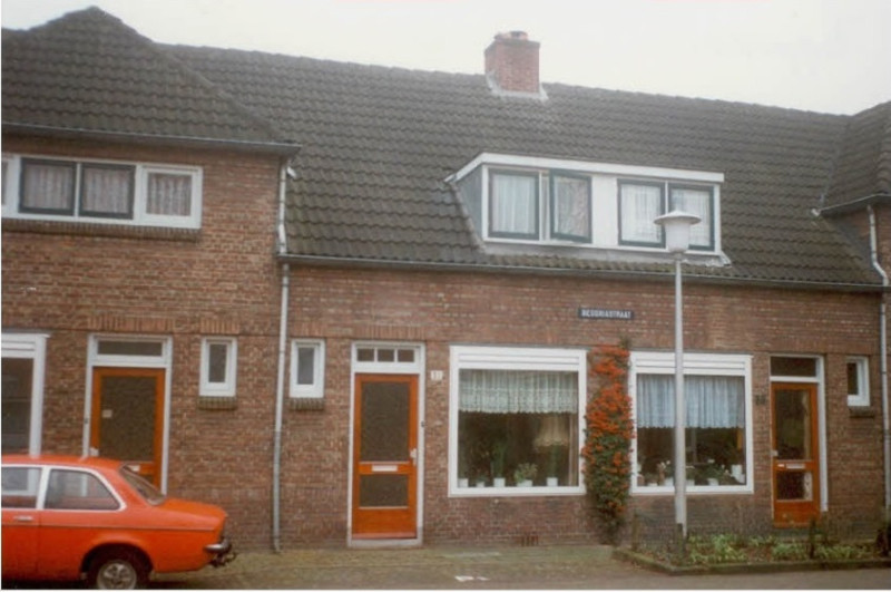 Begoniastraat 31-33 woningen 1991.jpg