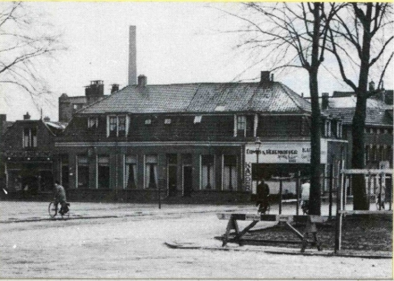 Beltstraat 20-22-24 hoek C.F. Klaarstraat. 1951.jpg