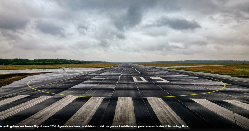 Airport Twente landingsbaan.jpg