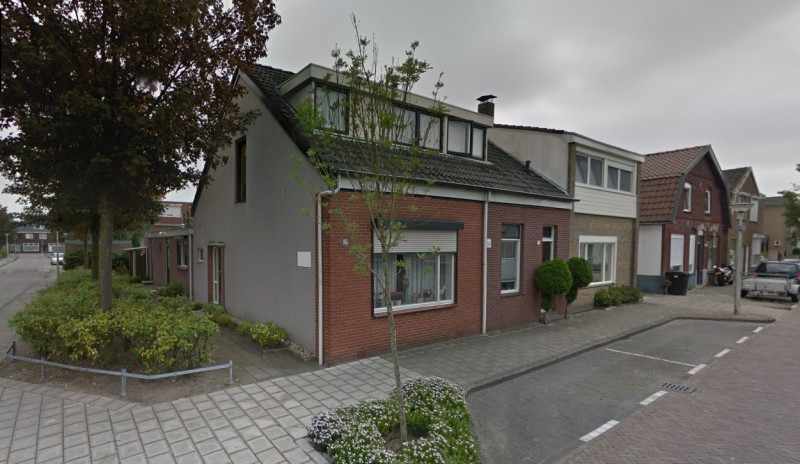 Bentstraat 52-54-56 hoek Veenpluisstraat woningen sept. 2016.jpg
