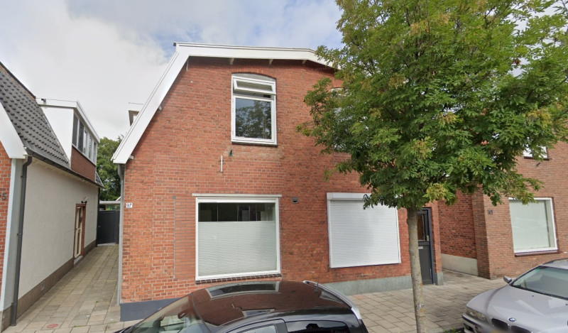 Bentstraat 97-99 woningen bouwjaar 1914 foto aug. 2020.jpg