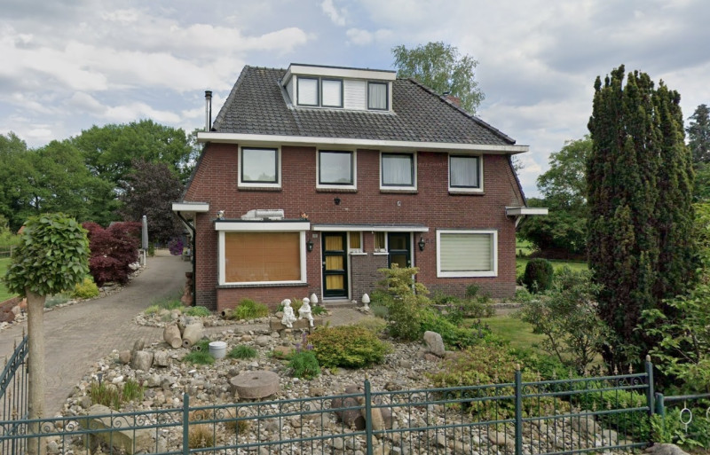 Bentstraat 210-212 woningen bouwjaar 1935 foto mei 2022.jpg