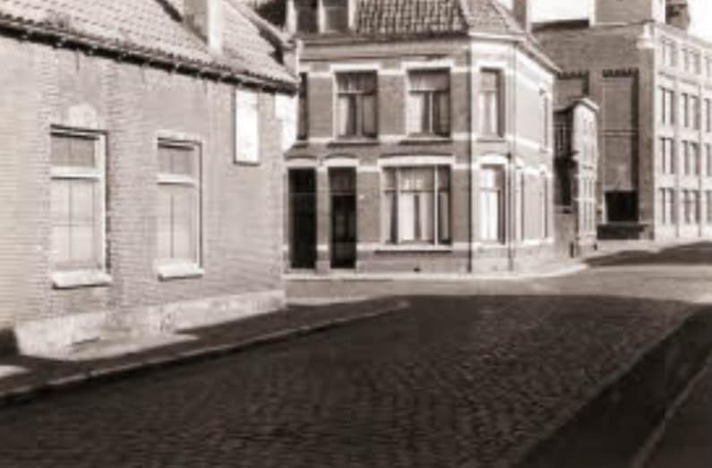 Beukinkstraat 37-39 hoek Brinkstraat 1955.jpg