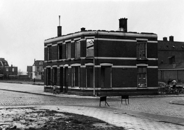 Beukinkstraat 37-39 hoek Brinkstraat 1957.jpeg