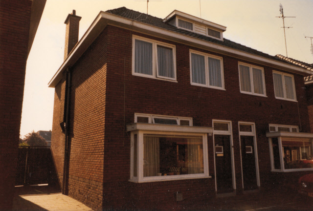 Beukstraat 25-27 woningen 1980.jpeg