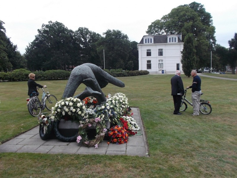 Blijdensteinpark Indiëmonument 15-8-2013.JPG