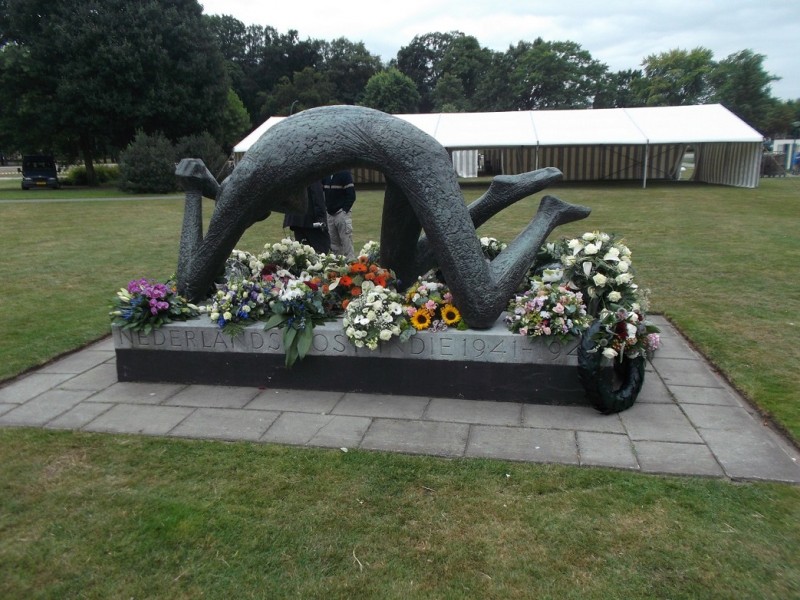 Blijdensteinpark Indiëmonument 15-8-2013 (2).JPG