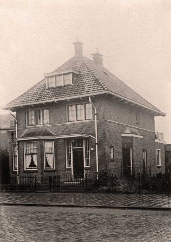 Bisschopstraat 27 huis mevr.Sanders-Mosman na verbouwing 1920.jpg