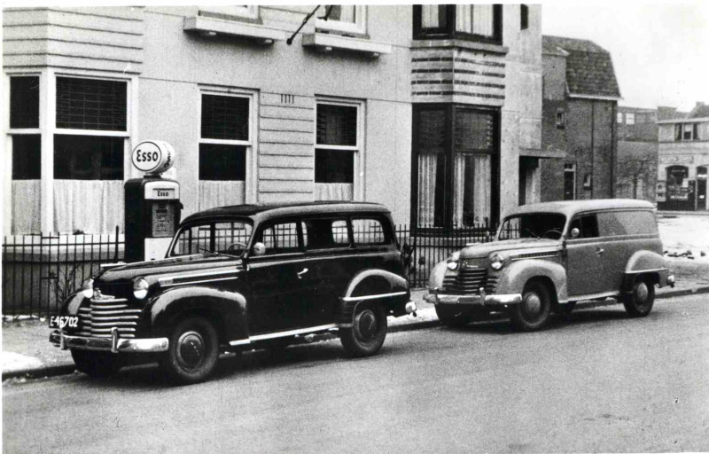 Blekerstraat 12 Garage W. v.d. Brand jr. Tankstation 1950.jpg