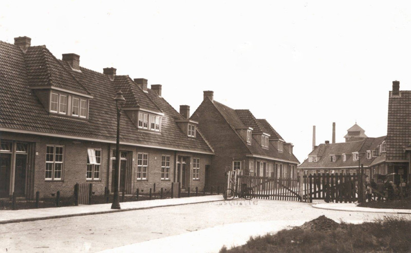 Bloemendaalstraat 10-20 en 22-32 links.jpg