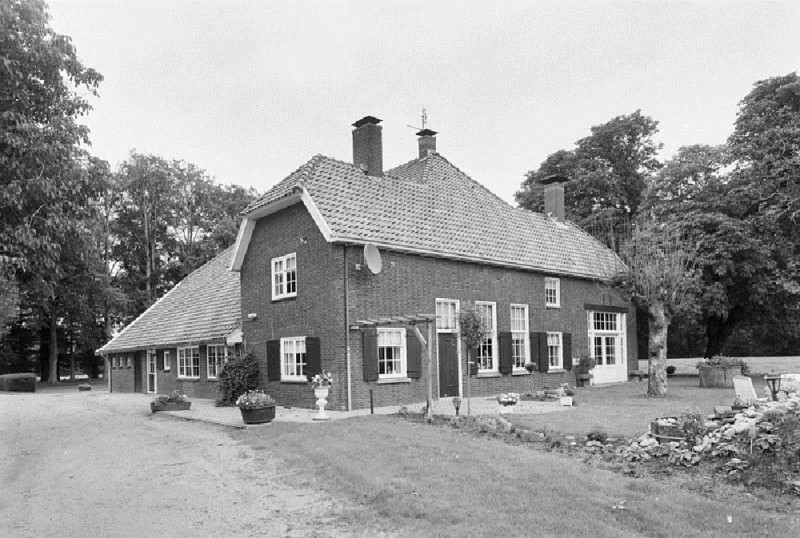 Boekelerhofweg 75 Boerderij van het dwarshuistype rijksmonument.jpg