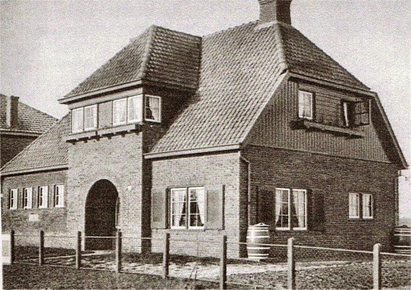 Boekelosestraat 252 consulatiebureau Het Groene Kruis.jpg
